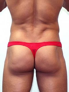 Красные мужские стринги Romeo Rossi Mini thong R1005-8