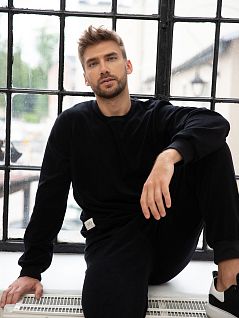 Утепленная мужская пижама из лонгслива и брюк Taro VOTaro_24W Hugo 3066-01 Черный