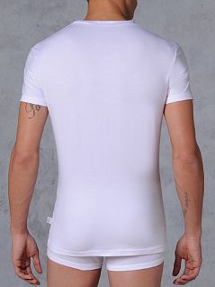 Классическая футболка с V-образным вырезом HOM 03255cW5