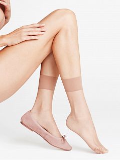 Тонкие носки практически не чувствуются на ноге FALKE 41326 Shelina12 Sensitive Top (жен.) Темный-бежевый 4679