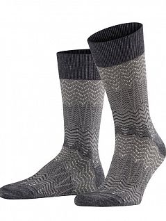 Мягкие носки в племенном стиле Falke 14031 Denim Chevron SO Черный 3081