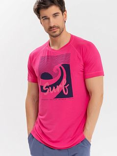 Стильная футболка с ярким принтом малинового цвета Jockey 500748Hc736