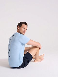 Пижама из однотонной футболки с принтом логотипа на спине и однотонных шорт Eden Park FM-1512H62-BLK35