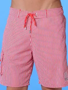 Стильные пляжные шорты в тонкую вертикальную красно-белую полоску HOM 07860cR5