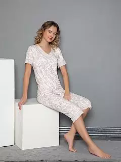Легкая пижама (футболка с V-образным вырезом и капри с лиственным принтом ) LTC840-269 CONFEO кремовый