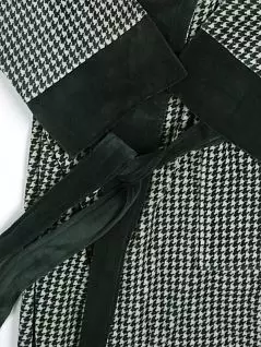 Тонкий мужской классический велюровый халат с традиционным шотландским геометрическим орнаментом «гусиные лапки» темно-серого цвета HOM 04289cK9