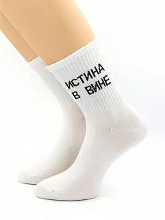 Женски носки с надписью "Истина в вине" белого цвета Hobby Line RTнус80159-35-02