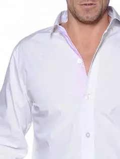 Летняя рубашка на пуговицах оттенены с изнаночной стороны подкладкой нежно-розового оттенка белого цвета HOM 07946cW5