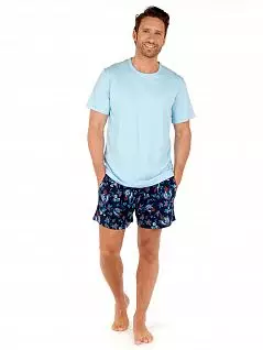 Пижама (трикотажная футболка небесно-голубого цвета с коротким рукавом и шорты прямого покроя тёмно-синего цвета с цветочным принтом в восточном духе) HOM 40c2095c00BI